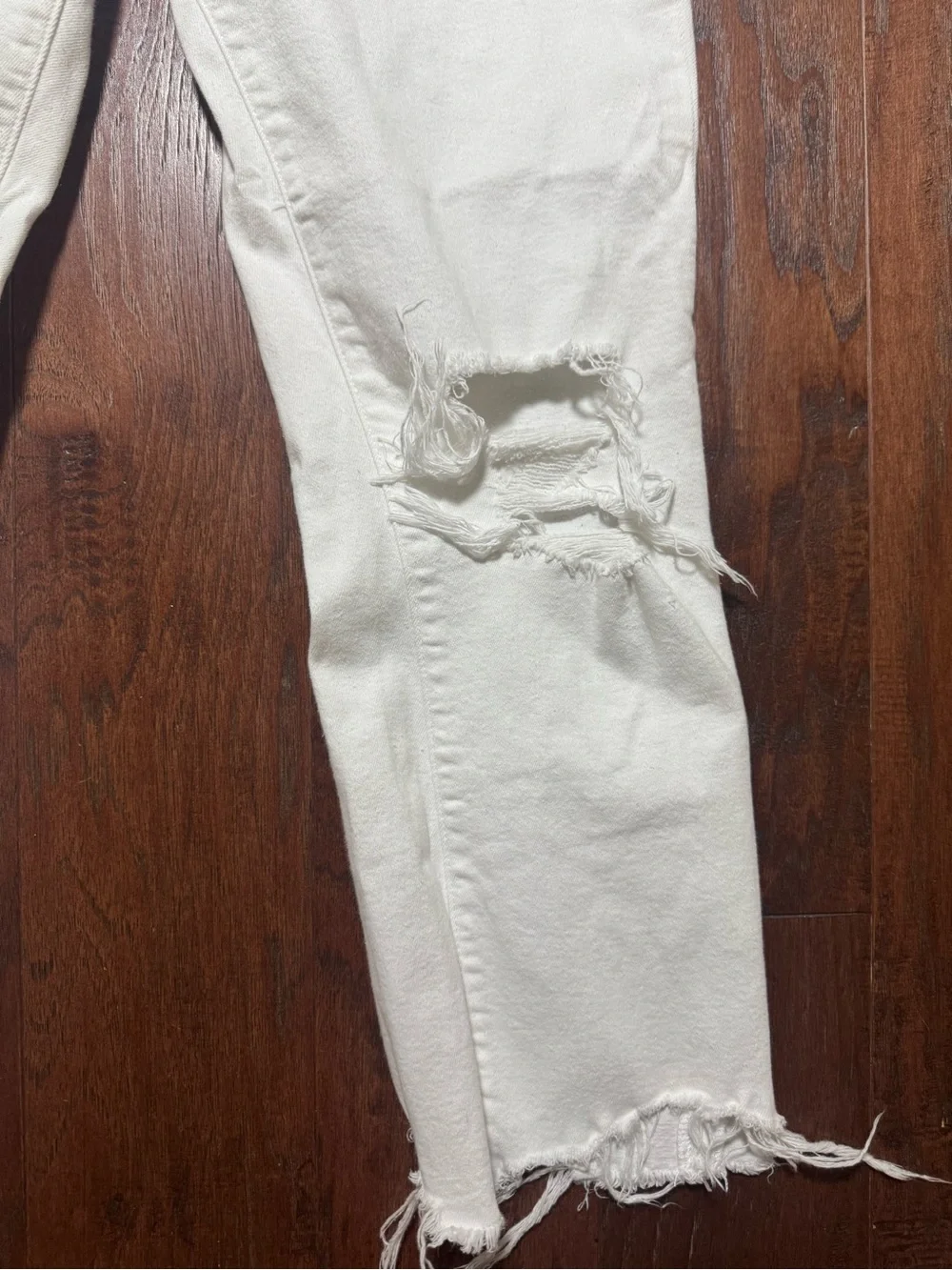DAZE White Distressed High-Rise Jeans! Size 29! - Picture 2 of 10